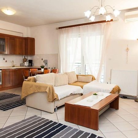 אתונה Lovely Apt In Peristeri מראה חיצוני תמונה