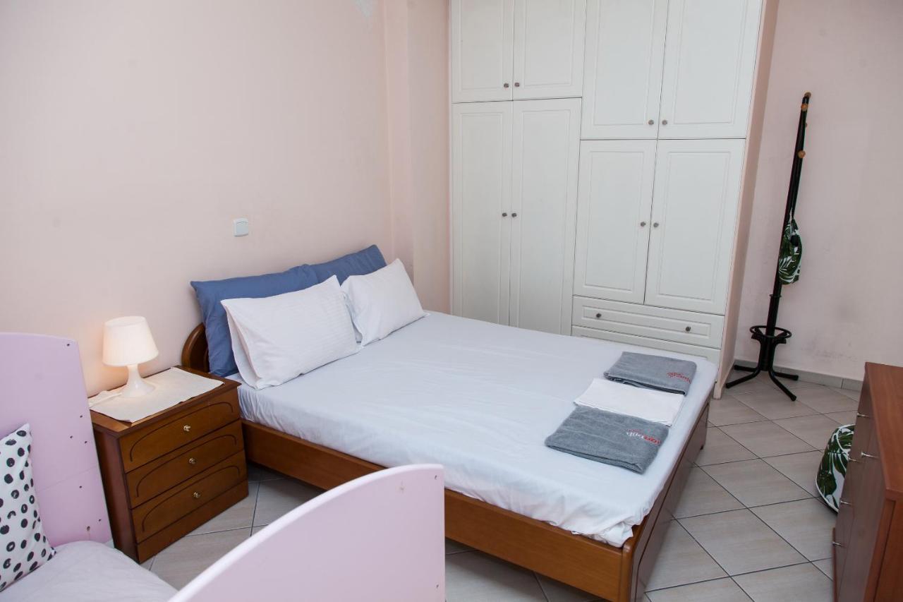 אתונה Lovely Apt In Peristeri מראה חיצוני תמונה