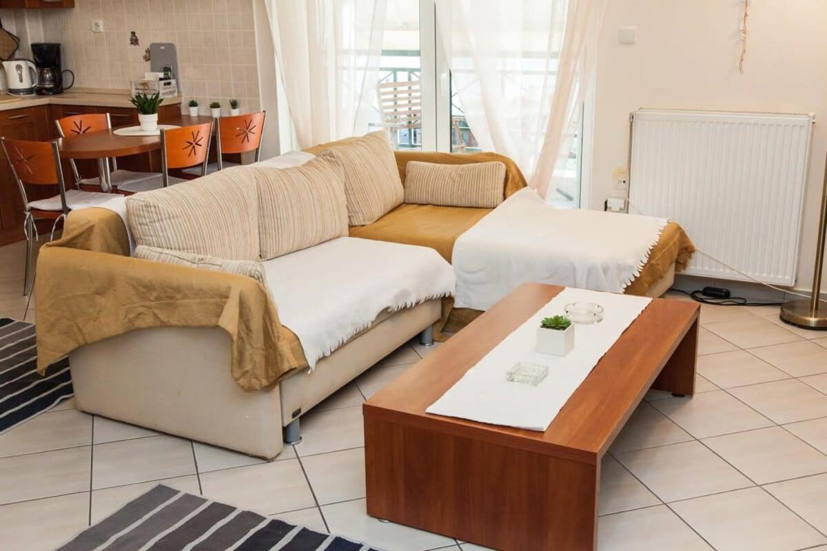 אתונה Lovely Apt In Peristeri מראה חיצוני תמונה
