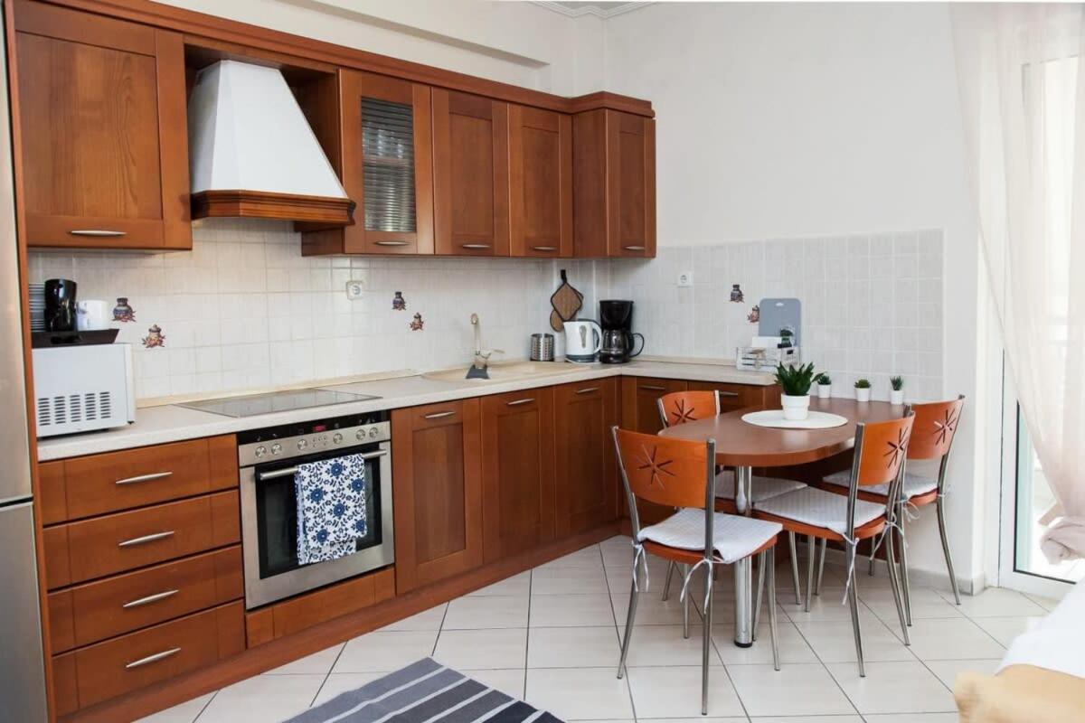 אתונה Lovely Apt In Peristeri מראה חיצוני תמונה