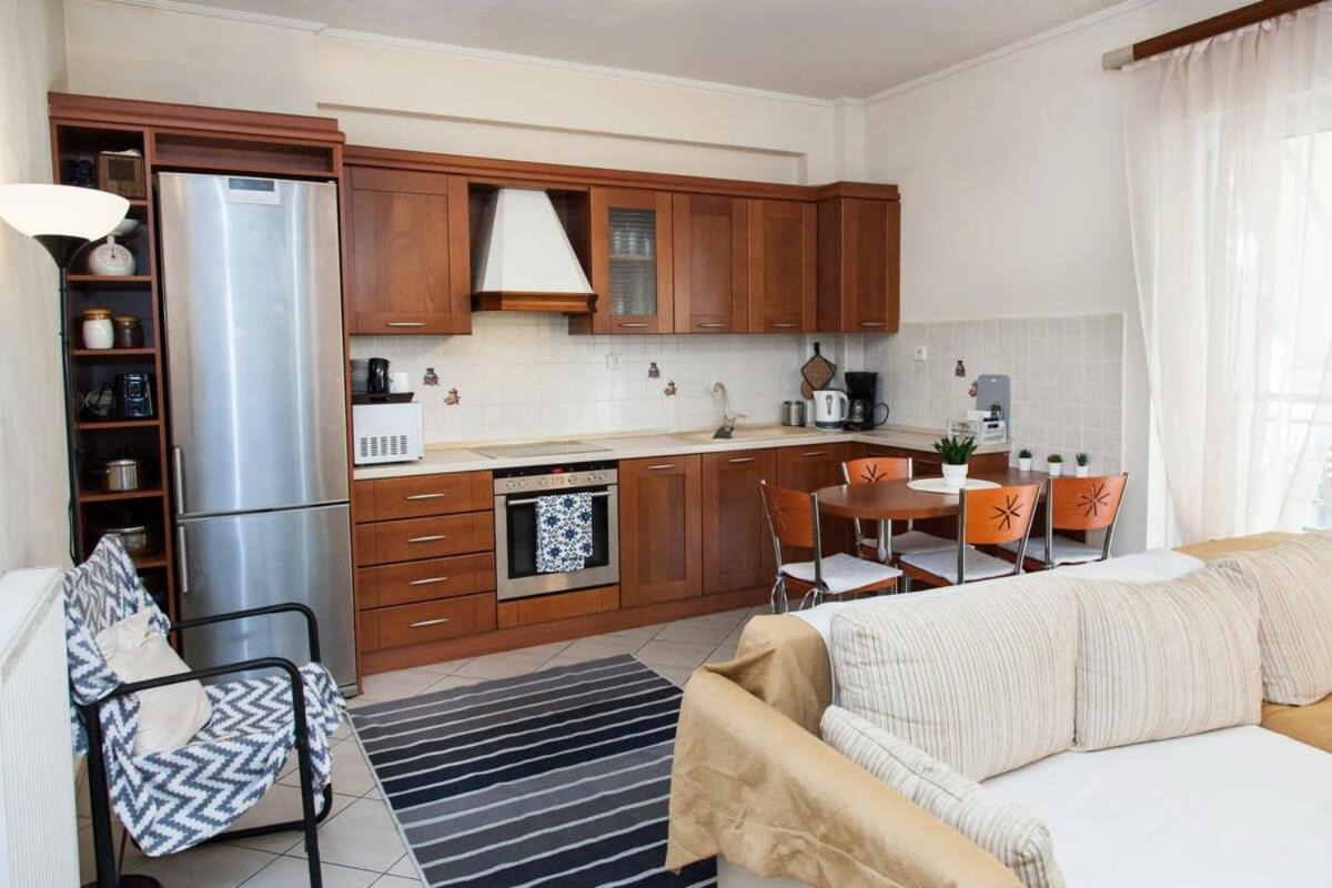 אתונה Lovely Apt In Peristeri מראה חיצוני תמונה